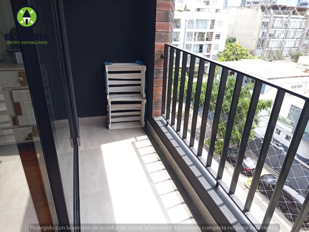 Exclusivo Dúplex en Venta en San Isidro con Terraza y Balcones