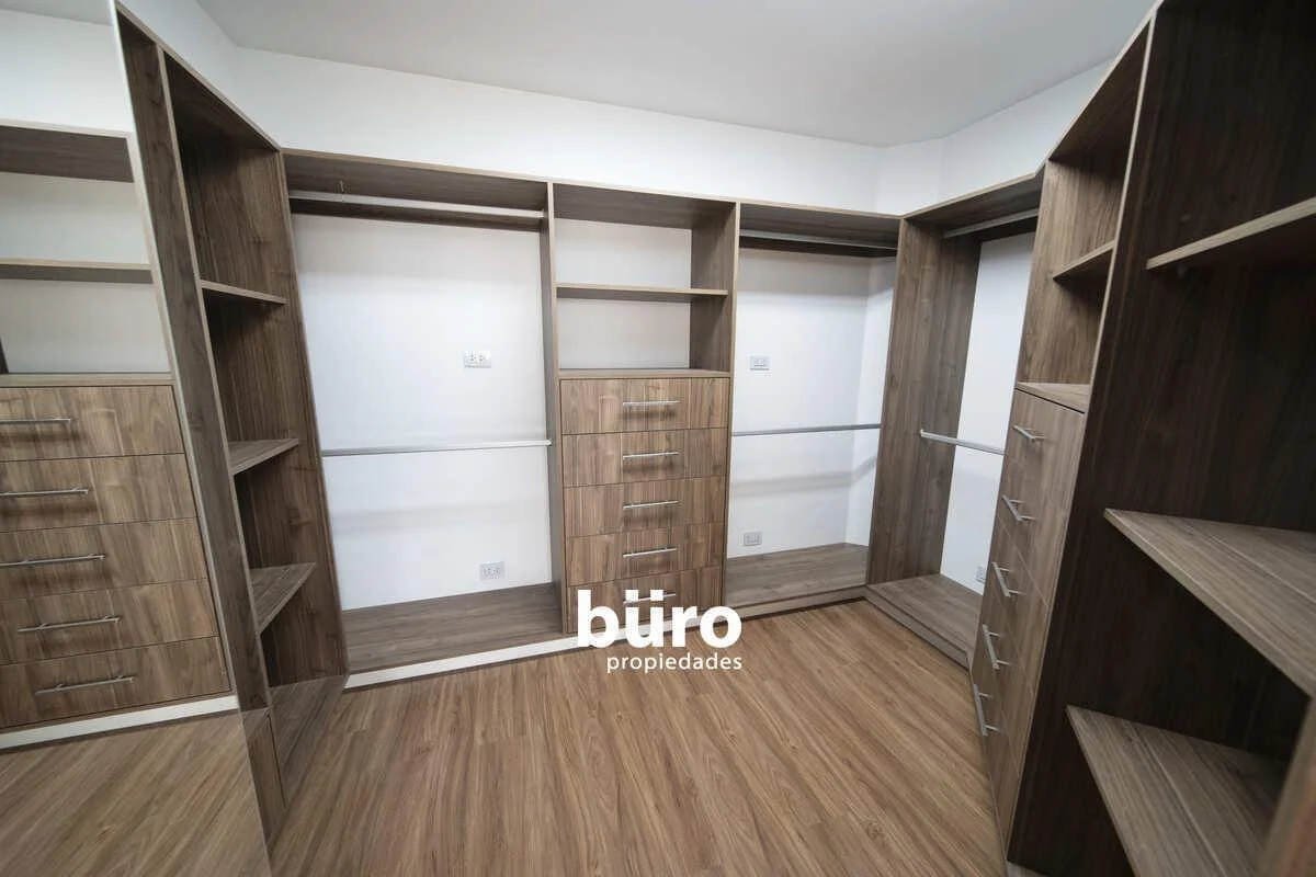 Lujoso Departamento en Venta en San Isidro Frente Al Golf