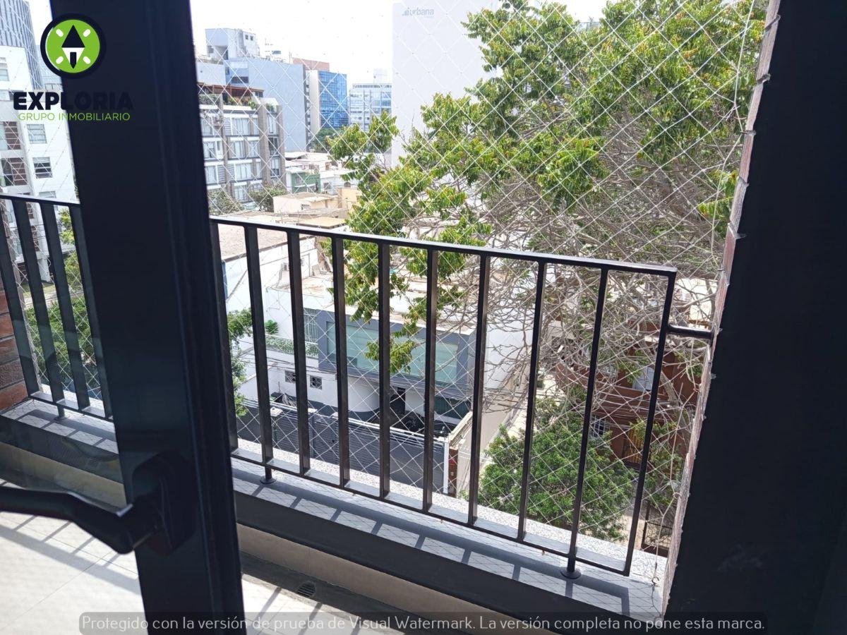 Exclusivo Dúplex en Venta en San Isidro con Terraza y Balcones