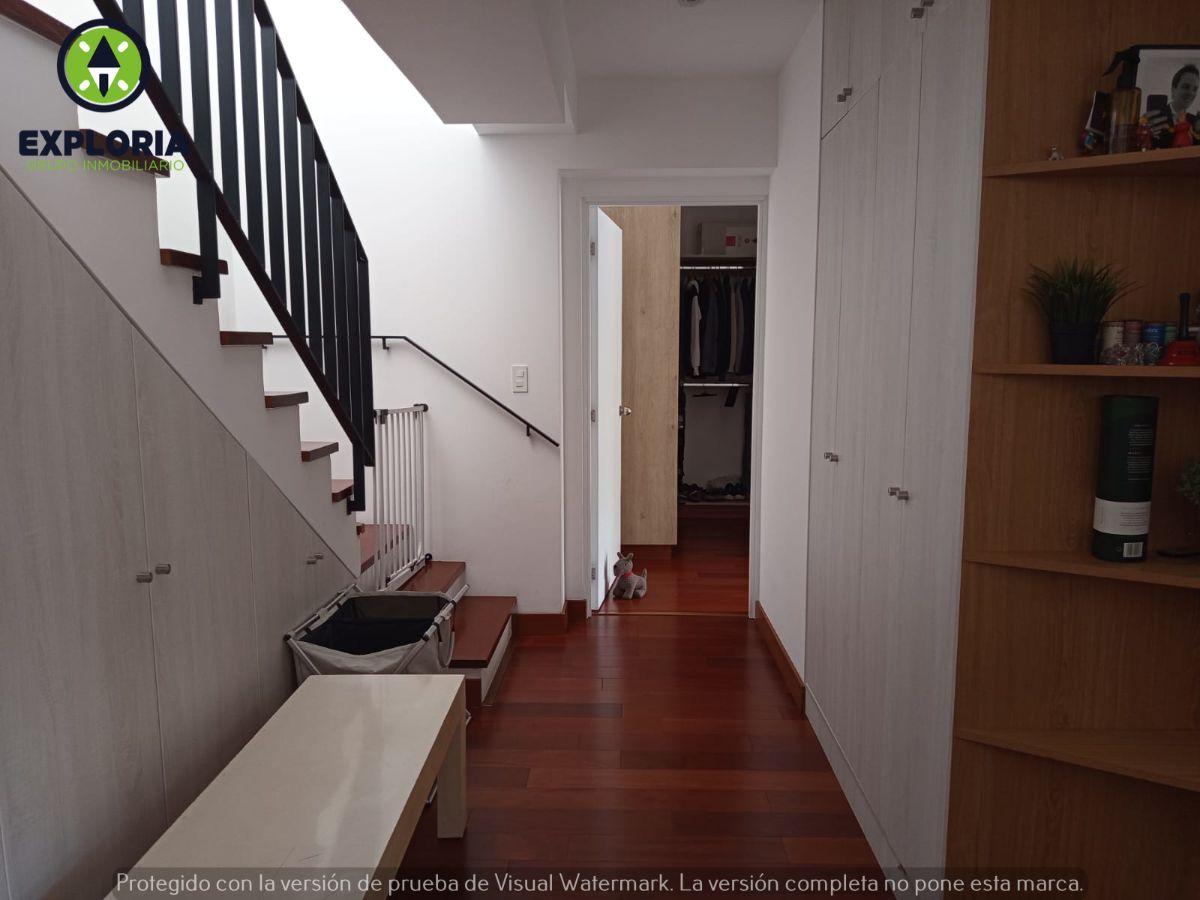 Exclusivo Dúplex en Venta en San Isidro con Terraza y Balcones