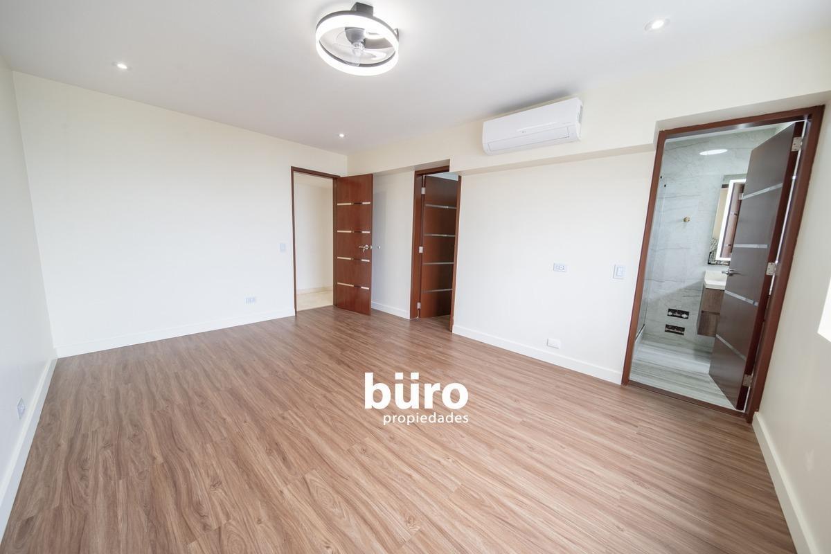 Lujoso Departamento en Venta en San Isidro Frente Al Golf