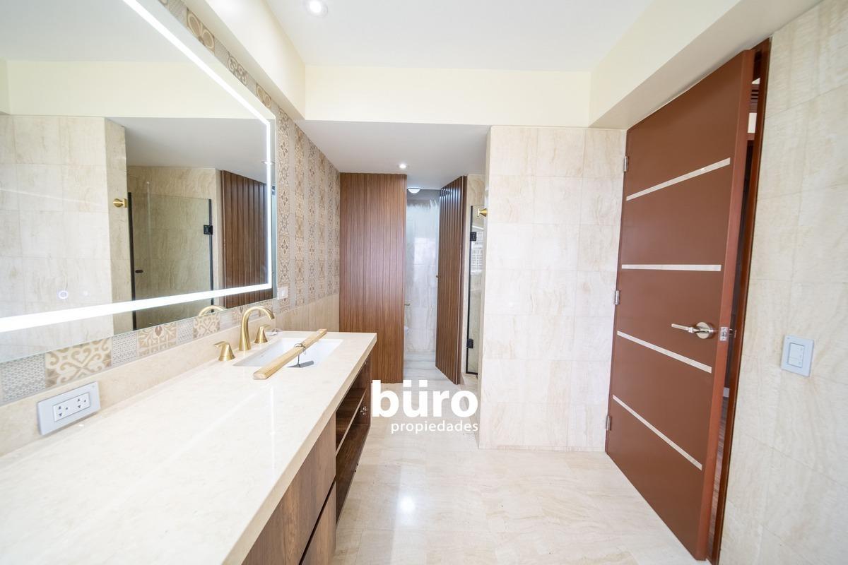 Lujoso Departamento en Venta en San Isidro Frente Al Golf