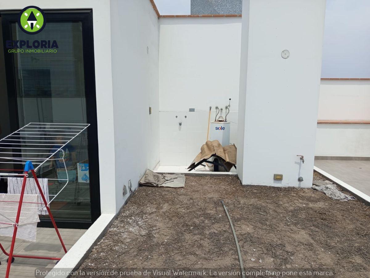 Exclusivo Dúplex en Venta en San Isidro con Terraza y Balcones