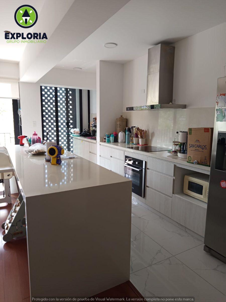 Exclusivo Dúplex en Venta en San Isidro con Terraza y Balcones