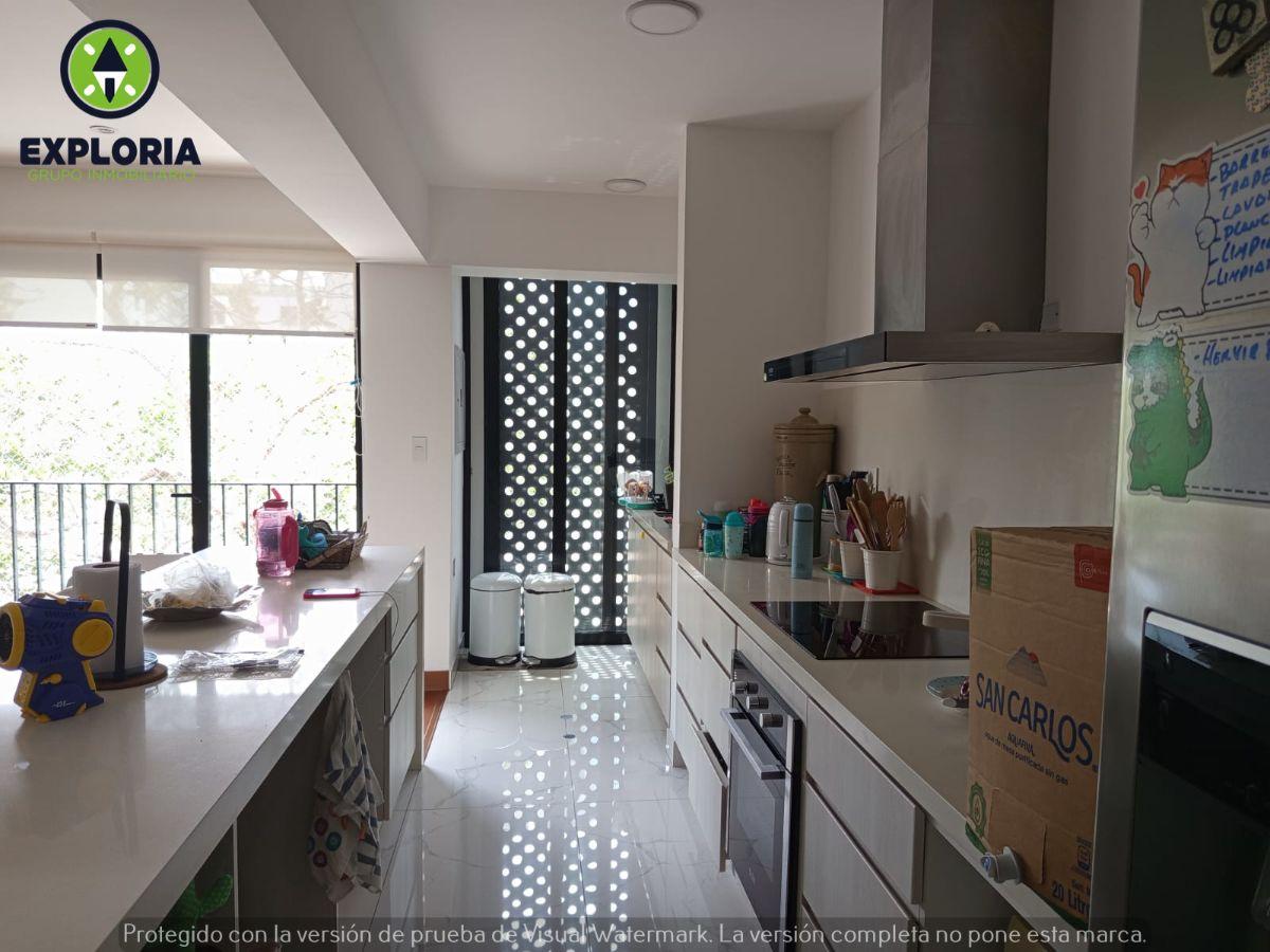 Exclusivo Dúplex en Venta en San Isidro con Terraza y Balcones