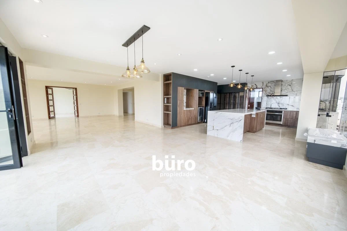 Lujoso Departamento en Venta en San Isidro Frente Al Golf