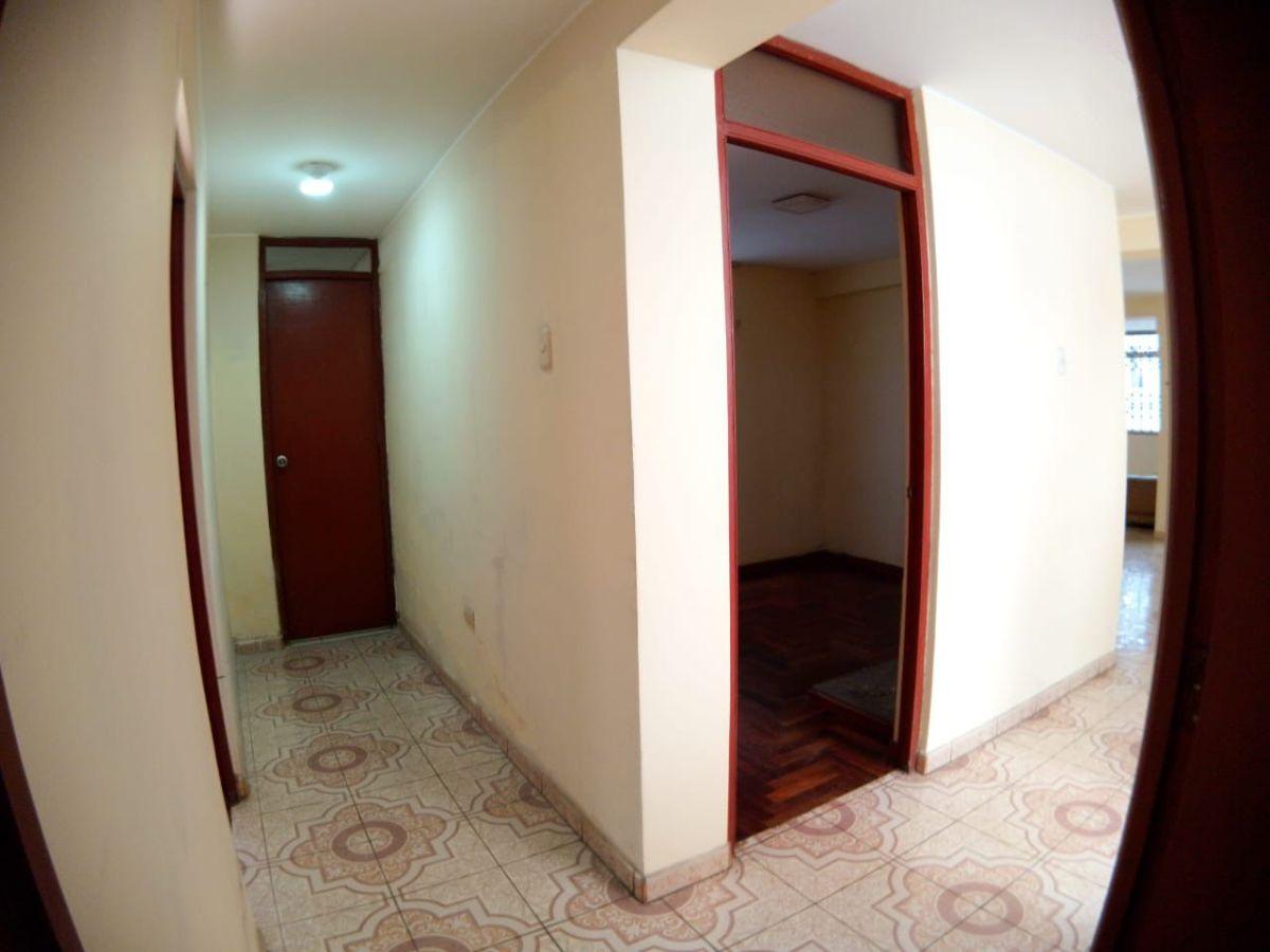 Casa Como Terreno en Venta, Ate