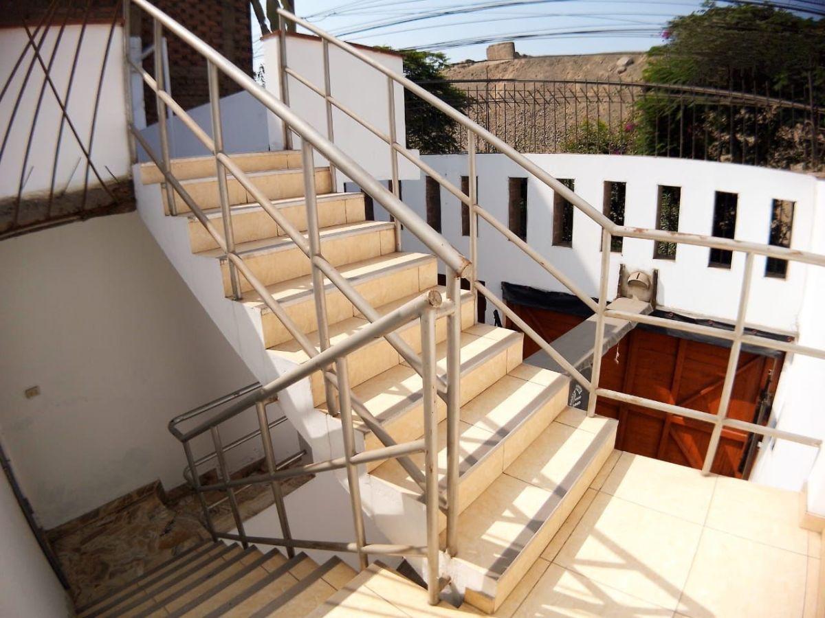 Casa Como Terreno en Venta, Ate