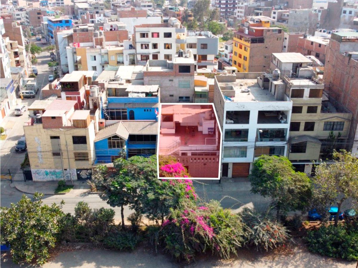 Casa Como Terreno en Venta, Ate