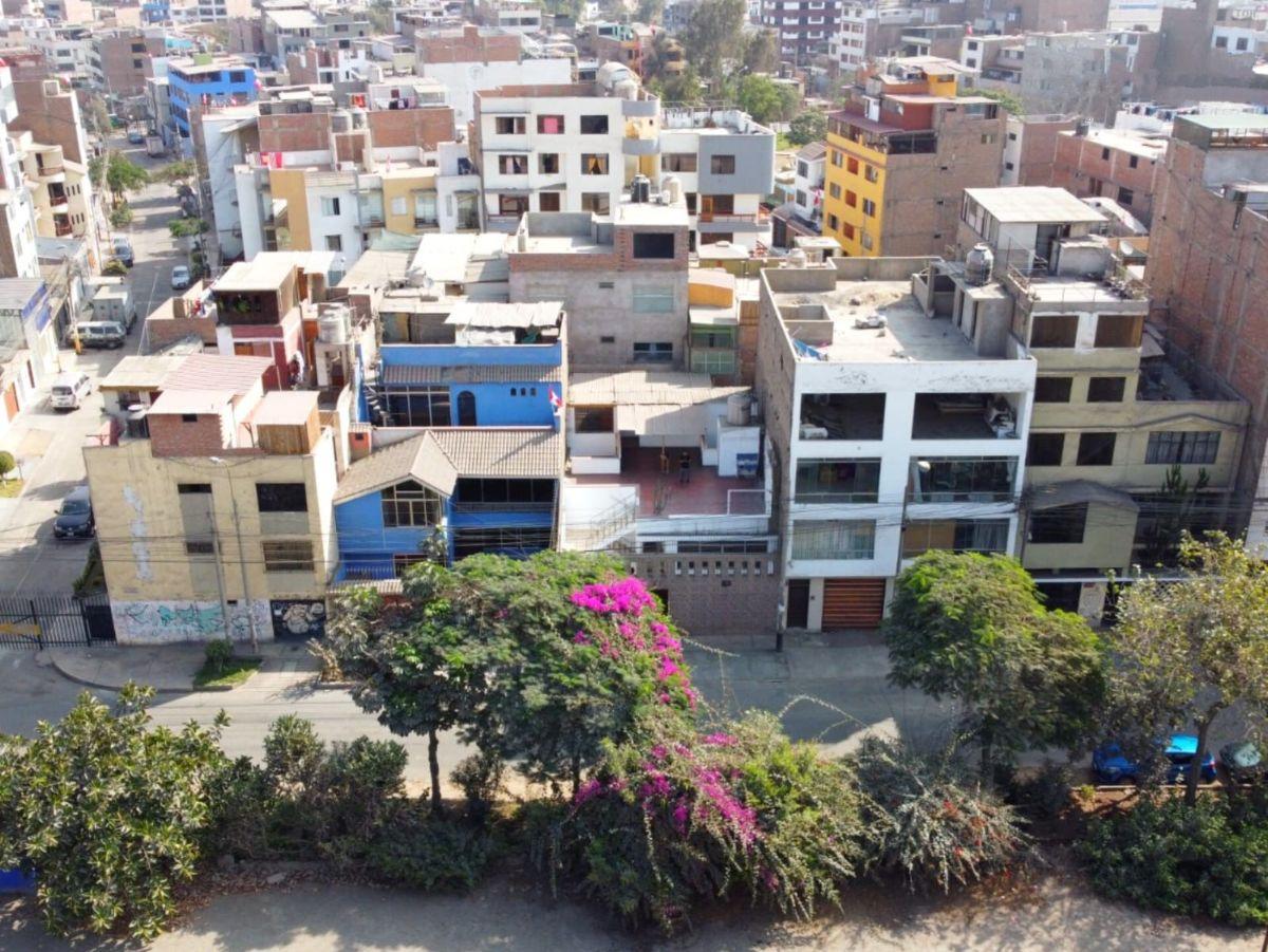 Casa Como Terreno en Venta, Ate