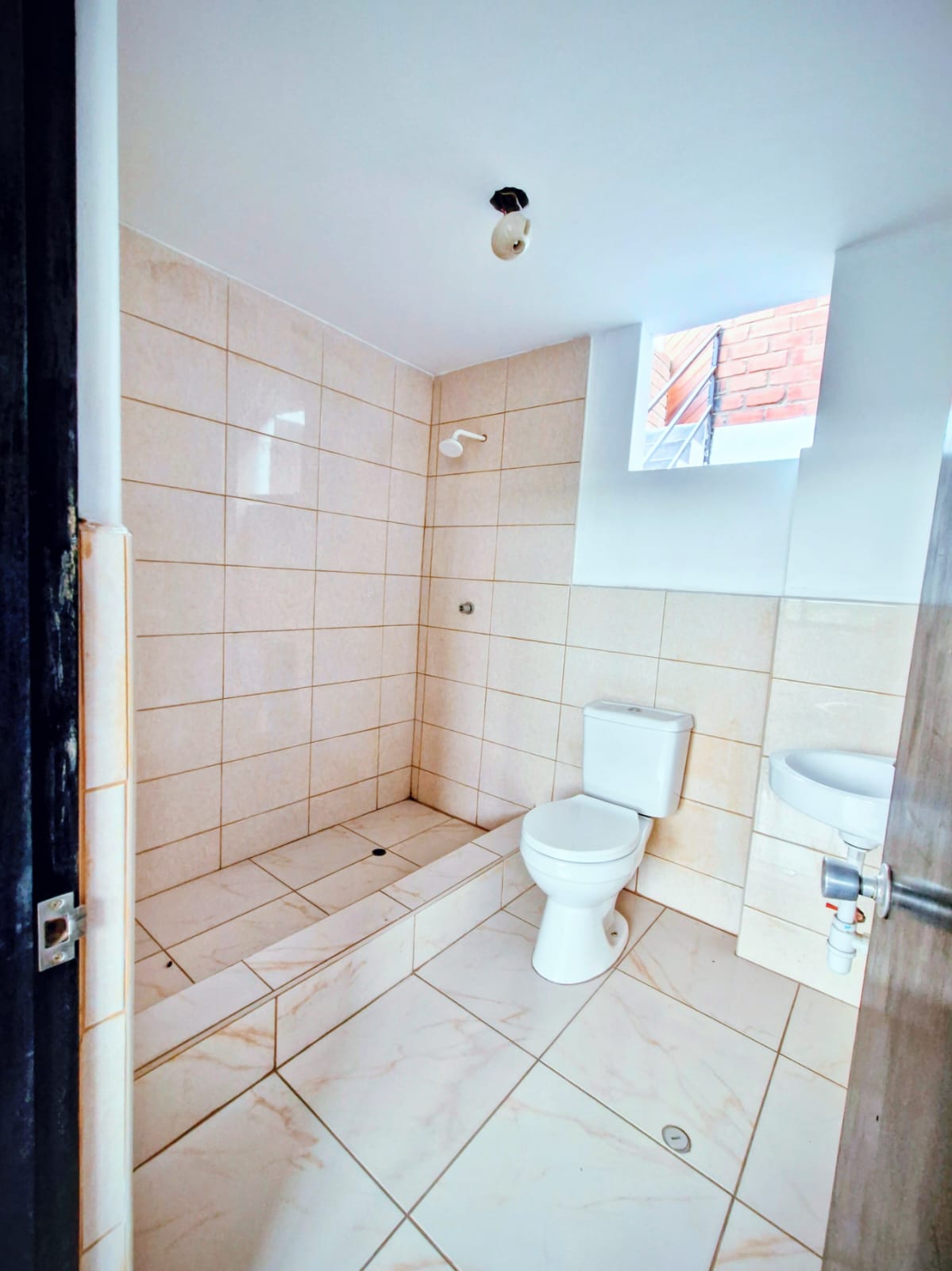 𝗦𝗘 𝗩𝗘𝗡𝗗𝗘 𝗔𝗠𝗣𝗟𝗜𝗢 𝗧𝗥𝗜𝗣𝗟𝗘𝗫 𝟭𝟳𝟬.𝟬𝟬 𝗠𝟮 𝗘𝗡 𝗕𝗢𝗡𝗜𝗧𝗔 𝗨𝗥𝗕𝗔𝗡𝗜𝗭𝗔𝗖𝗜𝗢𝗡 𝗦𝗔𝗡𝗧𝗔 𝗜𝗦𝗔𝗕𝗘𝗟 𝗗𝗜𝗦𝗧𝗥𝗜𝗧𝗢 𝗗𝗘 𝗖𝗔𝗥𝗔𝗕𝗔𝗬𝗟𝗟𝗢
