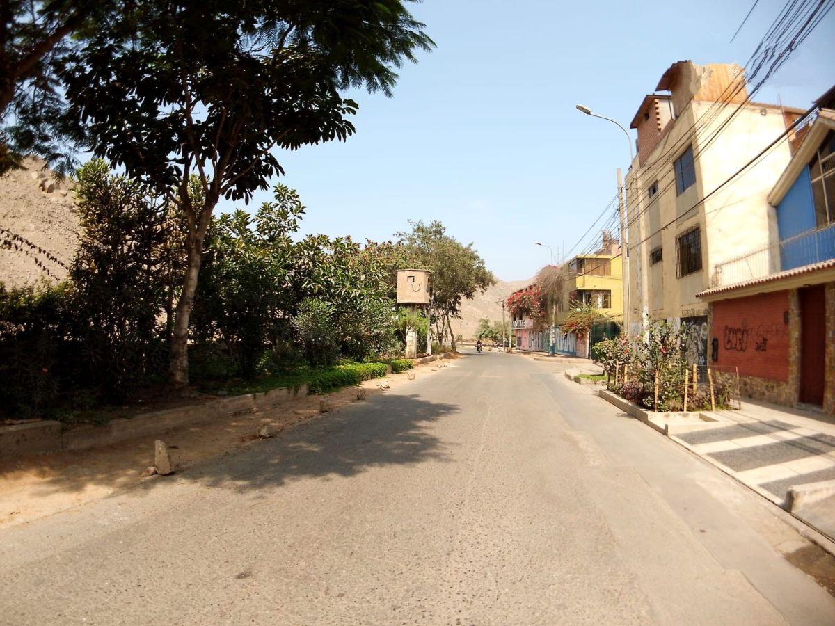 Casa Como Terreno en Venta, Ate