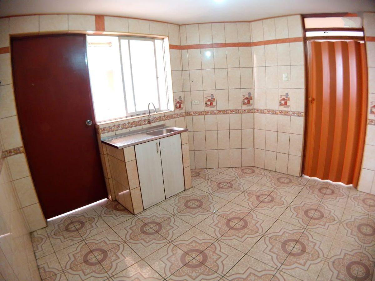 Casa Como Terreno en Venta, Ate