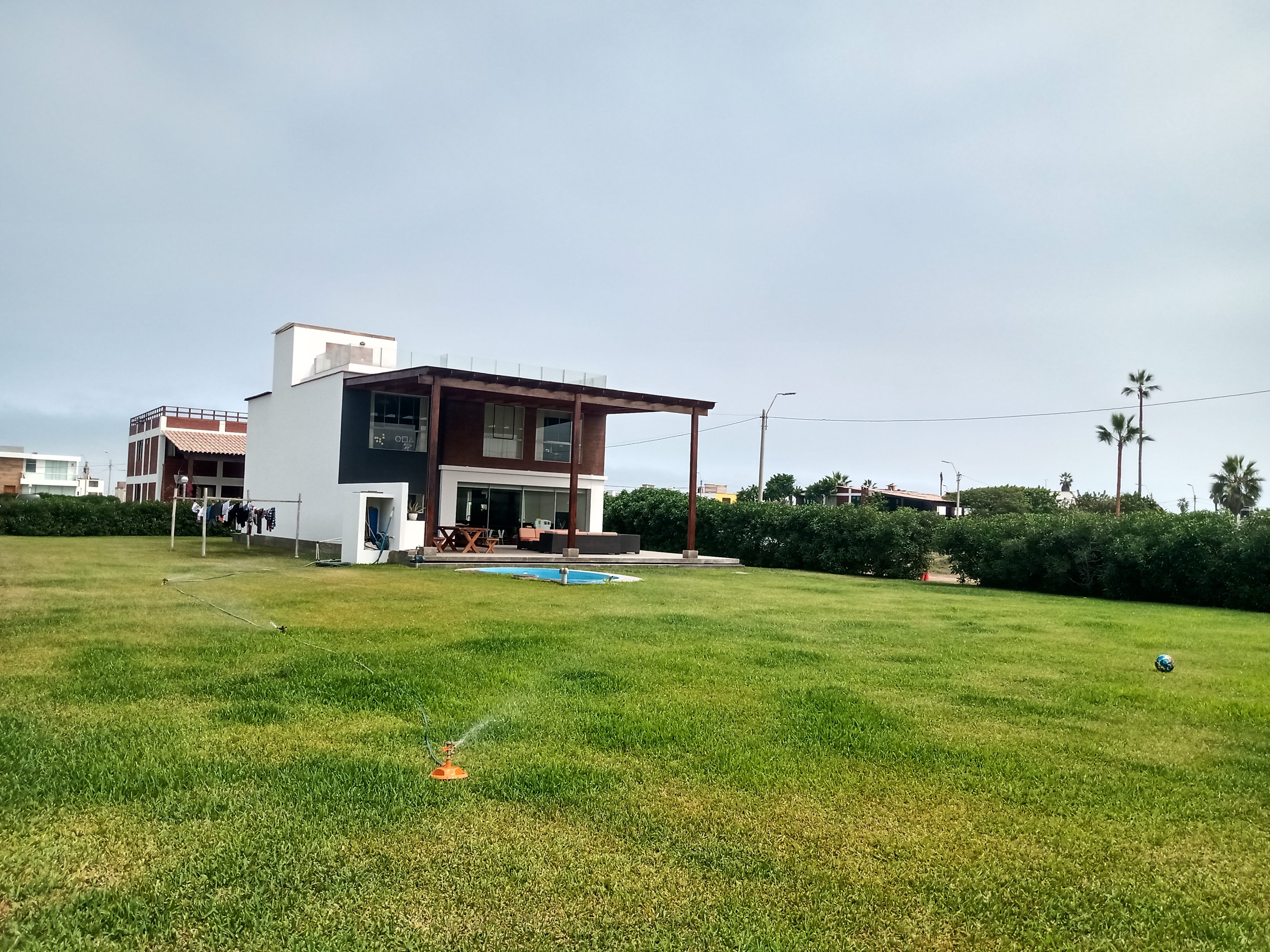 SE VENDE AMPLIA CASA EN LURIN – SOLIMAR