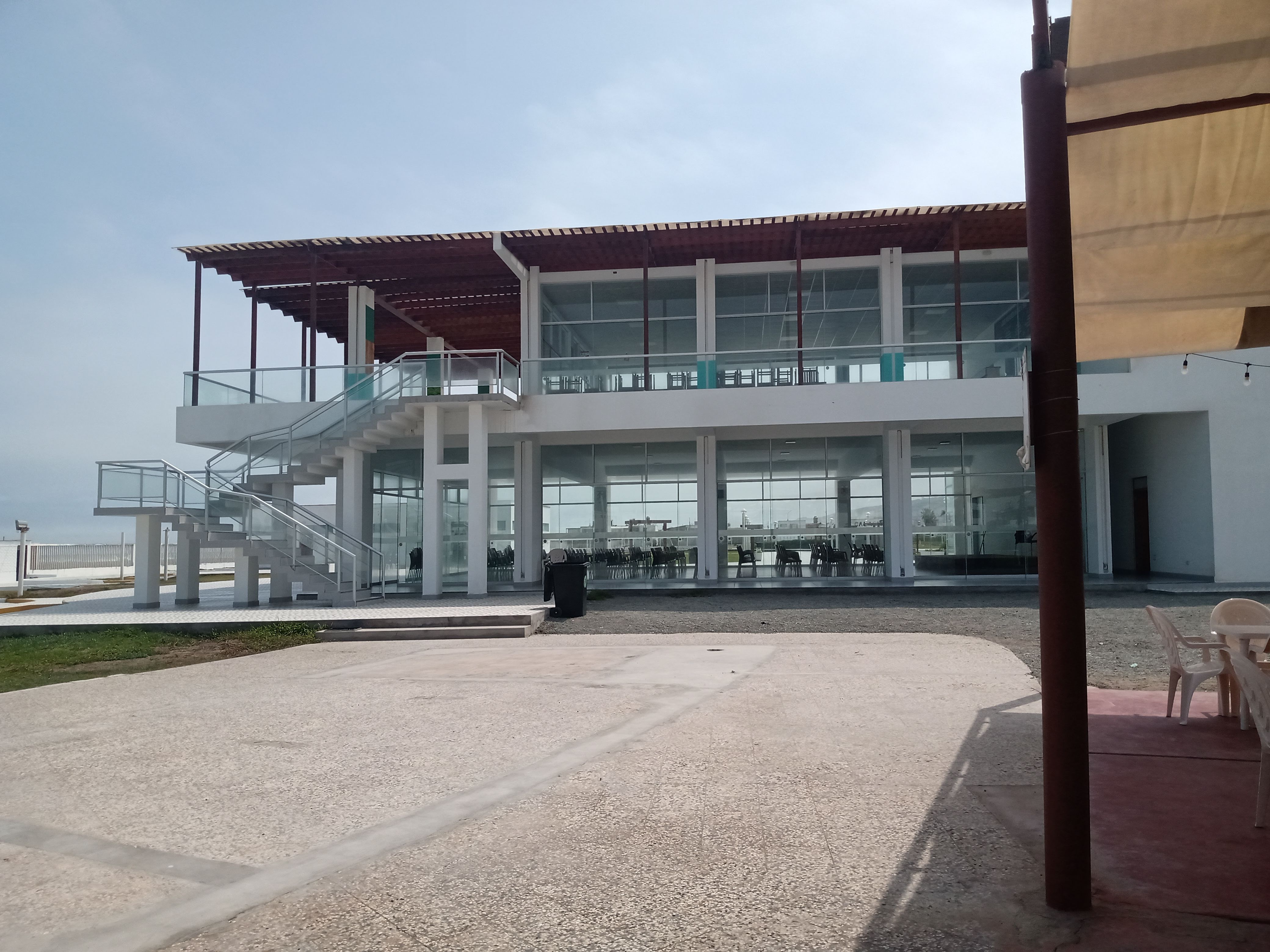 SE VENDE AMPLIA CASA EN LURIN – SOLIMAR