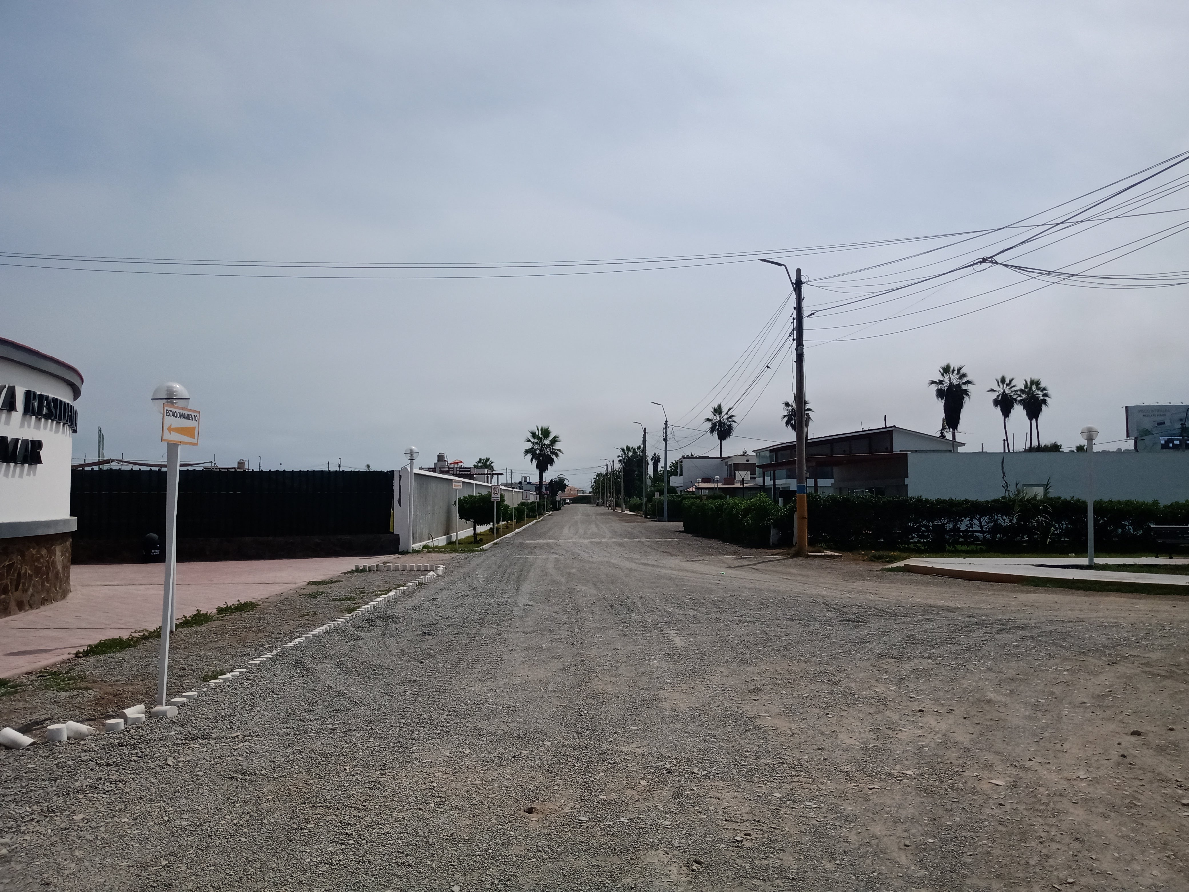 SE VENDE AMPLIA CASA EN LURIN – SOLIMAR