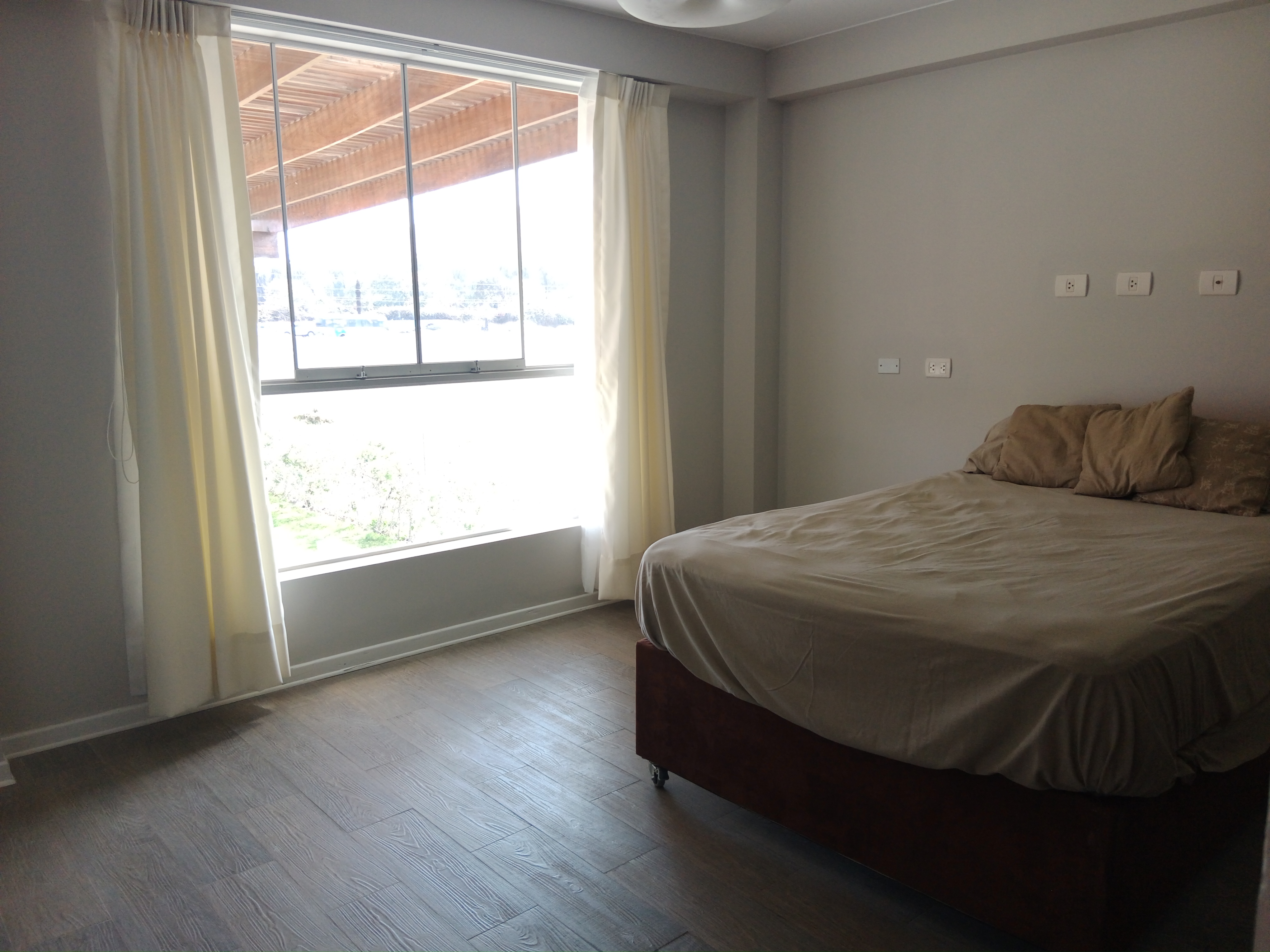 SE VENDE AMPLIA CASA EN LURIN – SOLIMAR