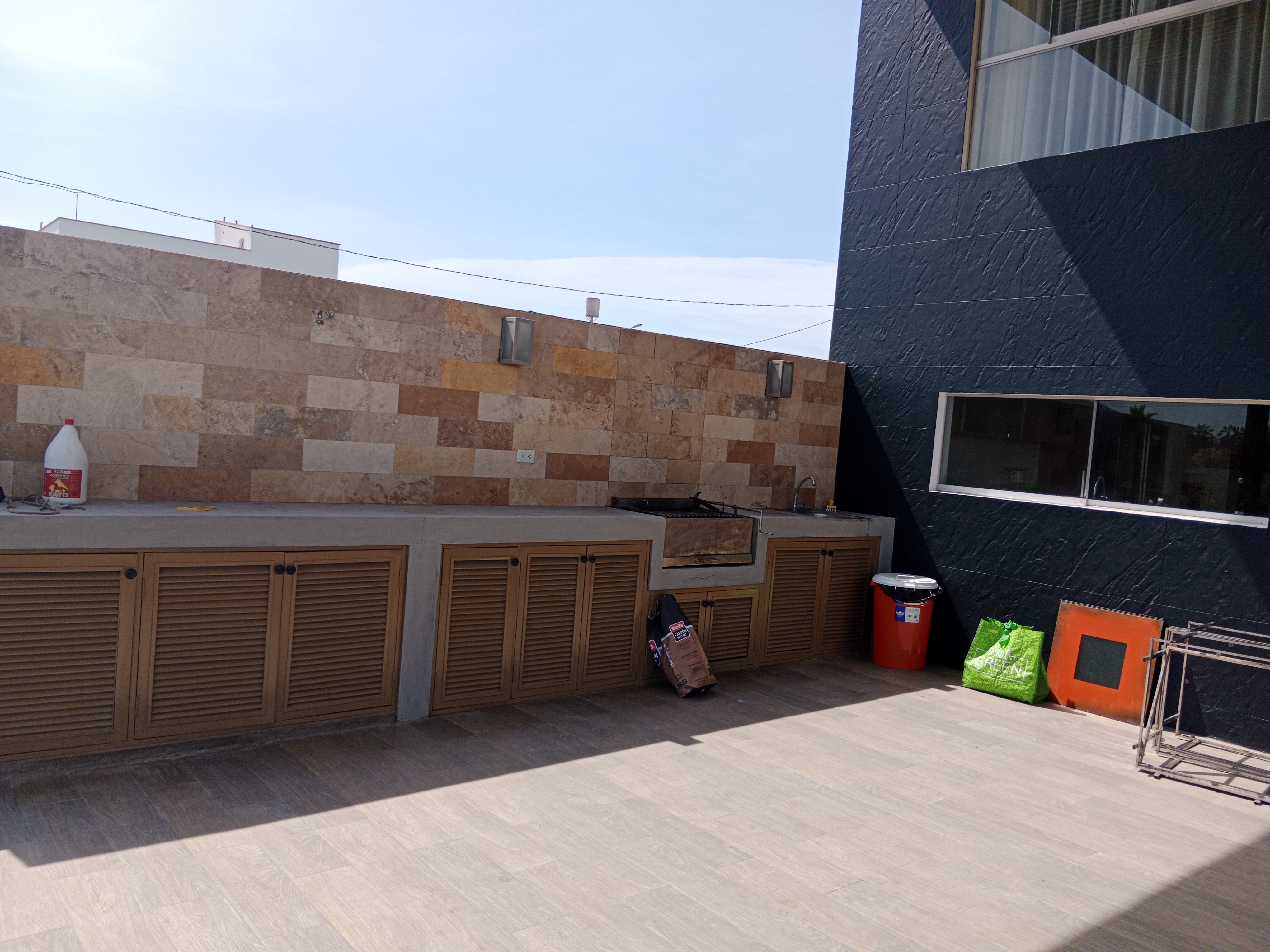 SE VENDE AMPLIA CASA EN LURIN – SOLIMAR