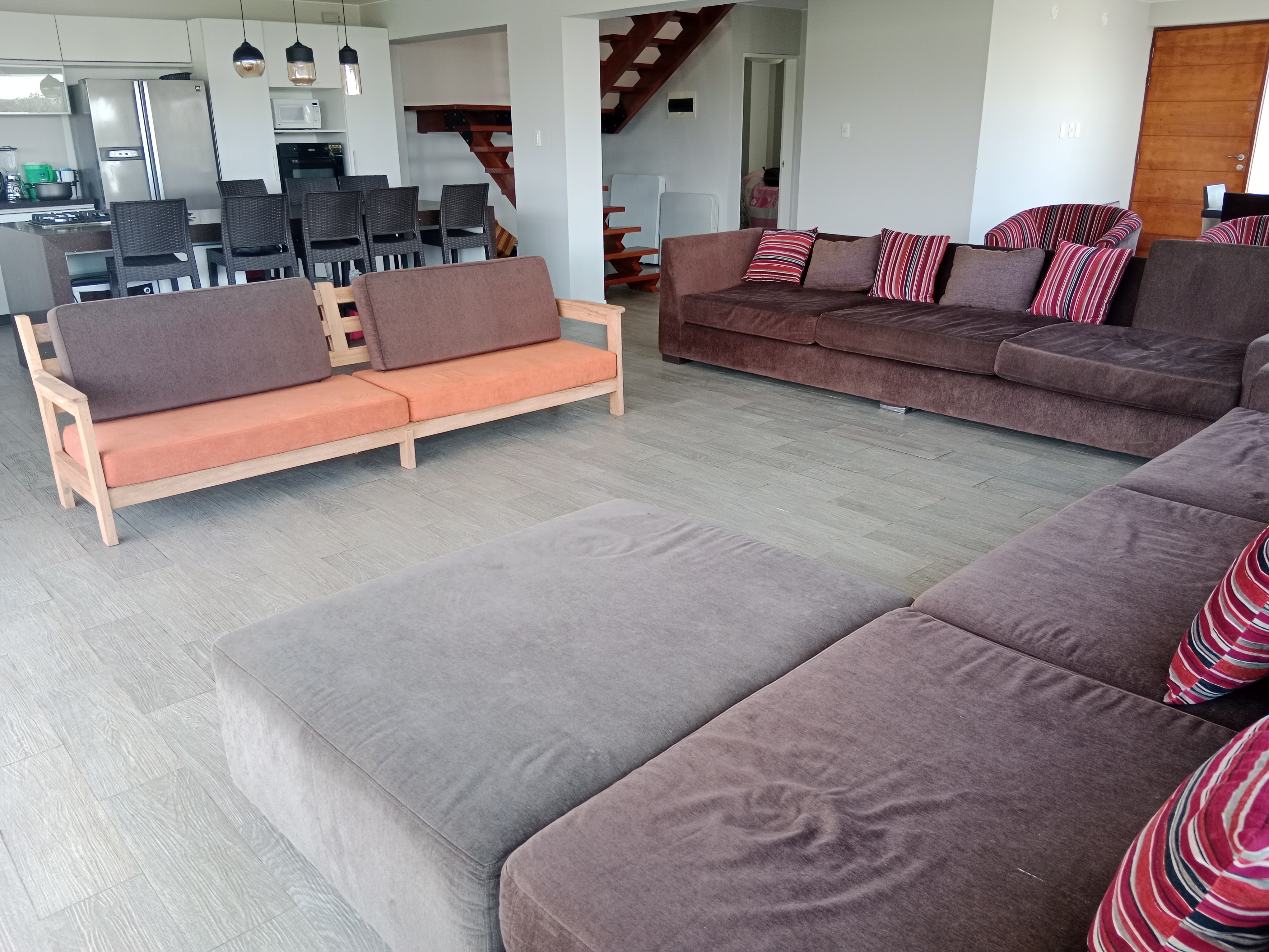 SE VENDE AMPLIA CASA EN LURIN – SOLIMAR