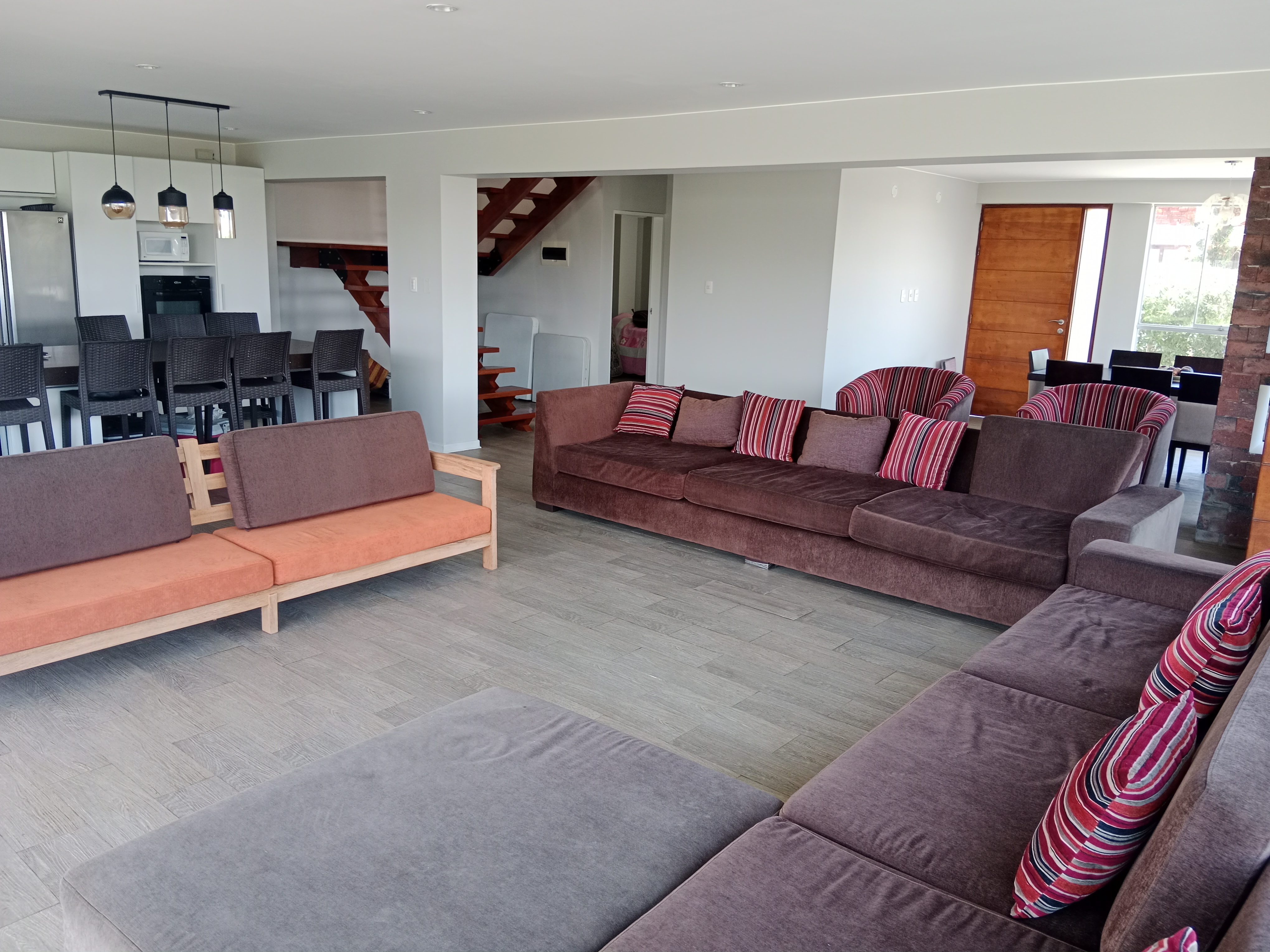SE VENDE AMPLIA CASA EN LURIN – SOLIMAR