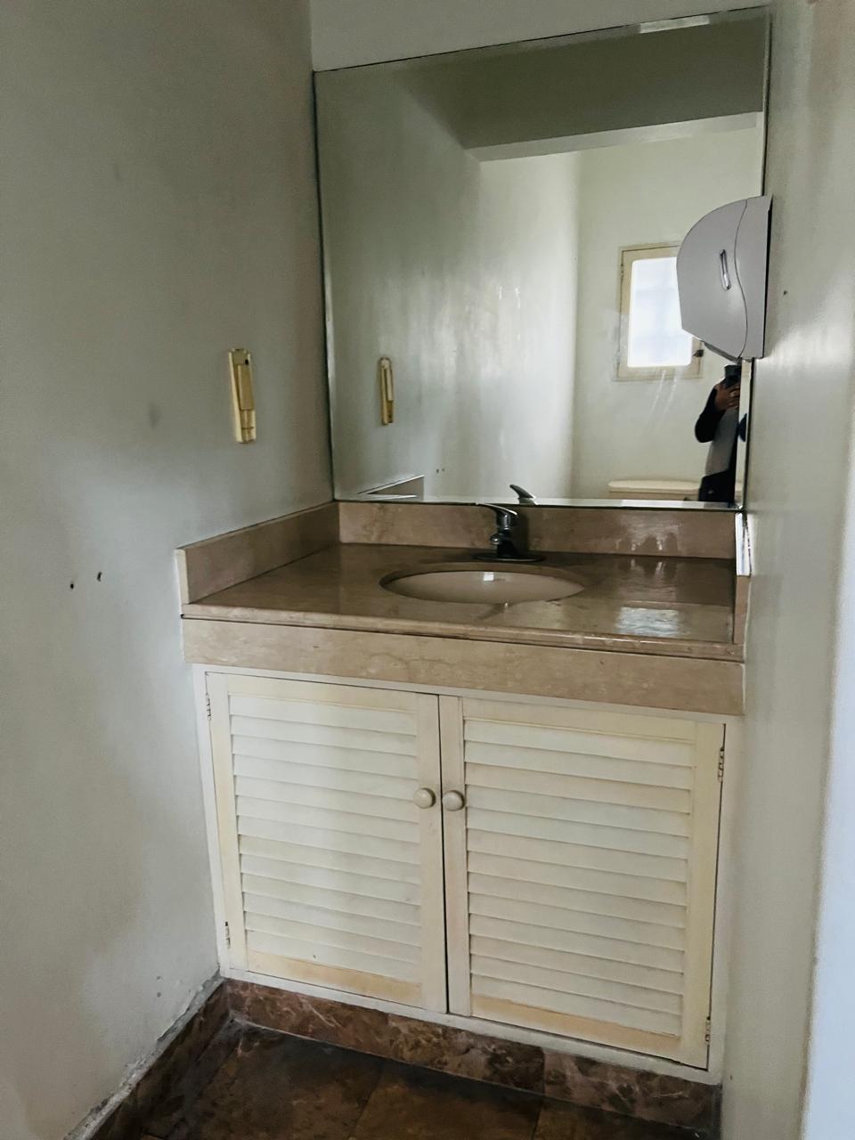 CASA EN ALQUILER EN LA MEJOR ZONA DE MIRAFLORES PARA OFICINA SIN LICENCIA O CASA DE REPOSO