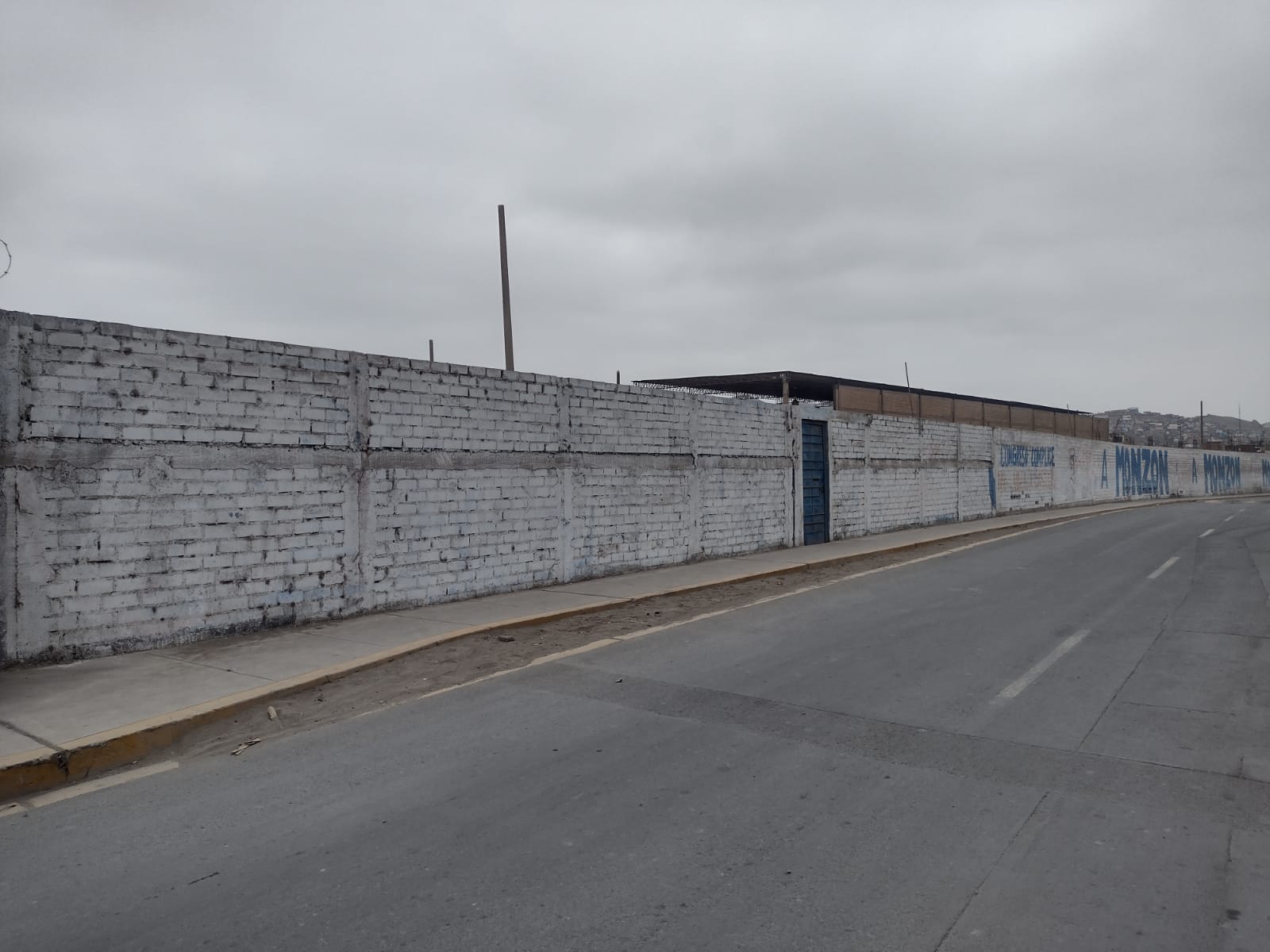 VENTA DE TERRENO COMERCIAL / VIVIENDA DE 12,484 M2., DISTRITO DE PUENTE PIEDRA, EXCELENTE UBICACIÓN CON 3 FRENTES